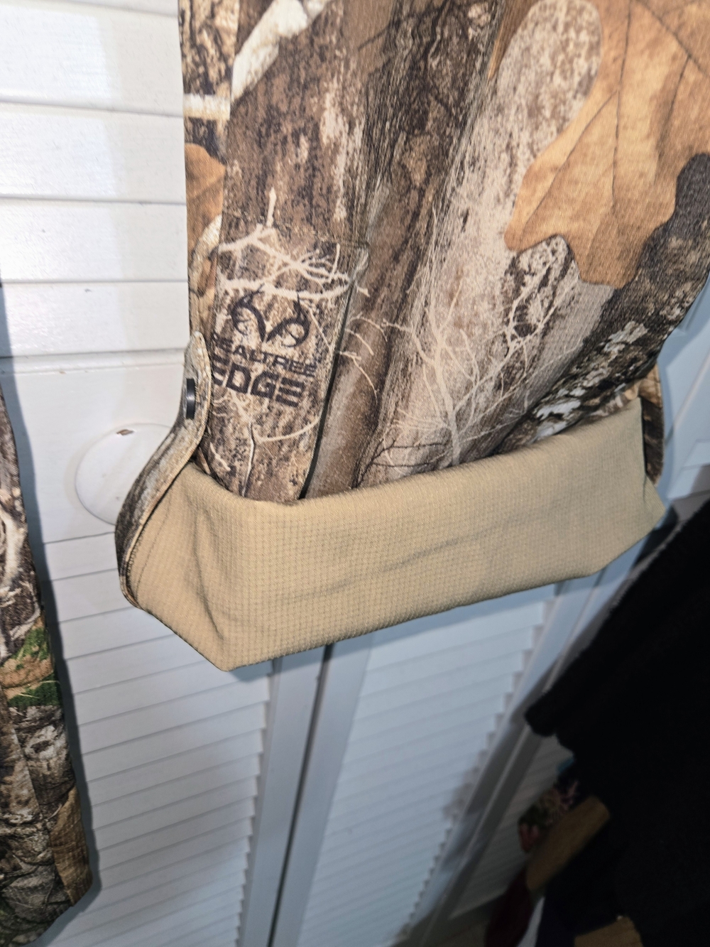 Magellan Outdoors Women's XXL Camo Roll-Up Pants - Realtree Brown/Green - Picture 7 of 16
